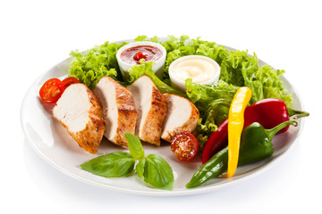 Grilled chicken fillet and vegetables