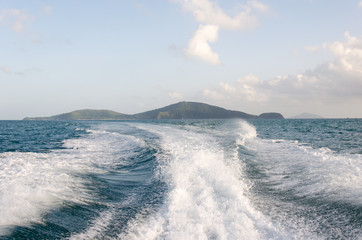 Ocean Waves speedboat