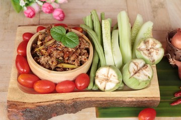 Spicy pork pastes delicious with fresh vegetables.