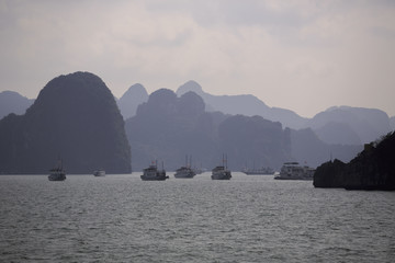 Fototapeta na wymiar ベトナムのハロン湾