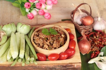 Spicy pork pastes delicious with fresh vegetables.