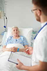 Obraz premium Listening to doctor