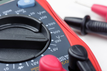 operating digital multimeter