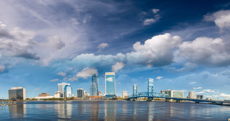Obraz premium Jacksonville beautiful skyline, panoramic city view at sunset -