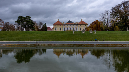 Obraz premium Austelitz, Slavkov Castle and lagoon front view