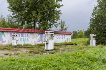 Verlassene Tankstelle in Lettland