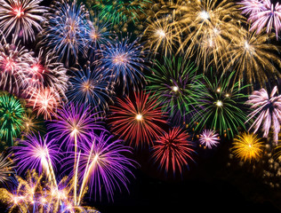 bunter Hintergrund mit Feuerwerk und Textfreiraum