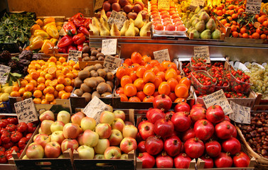 Fototapeta na wymiar Marché aux fruits à Bologne, Italie
