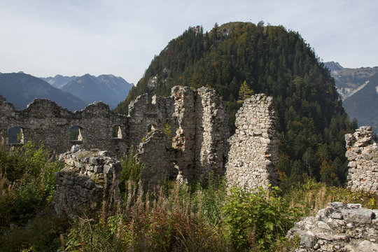 Burgruine in den Alpen