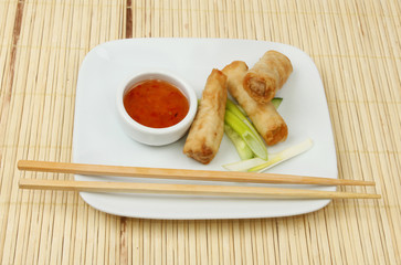 Spring rolls plate matt