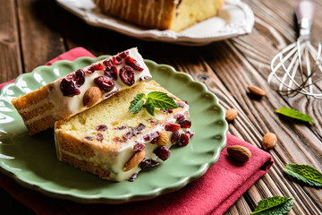Fruit loaf with cranberries, almond and white chocolate topping