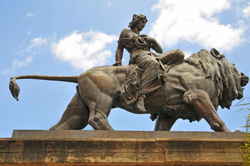 statue lion sculpture