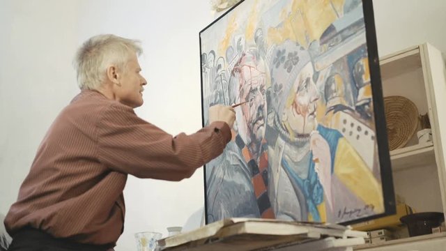 Painter draws the crying woman and man on the Kyiv's area in vanguard style 4K