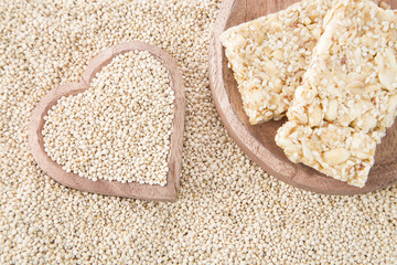Quinoa seeds and bars