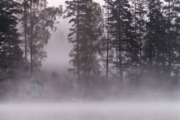 Nebel Sonnenaufgang See Holmasjön, Smaland Schweden