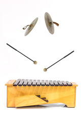 The xylophone and cymbal