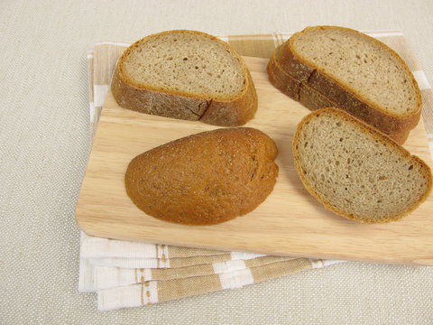 Brotkanten oder Brotenden vom Roggenmischbrot