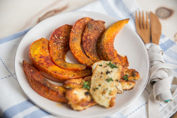 gerösteter Kürbis mit Halloumi Käse
