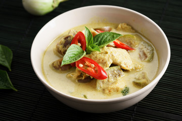 green curry chicken,thai food