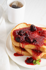 french toast and berries sauce