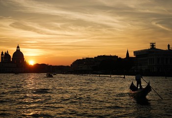 sunset and gondola © Yang