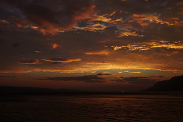 Obraz premium Spectacular sky over sea