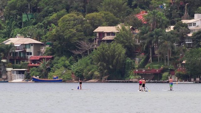 Stand up paddle na lagoa.