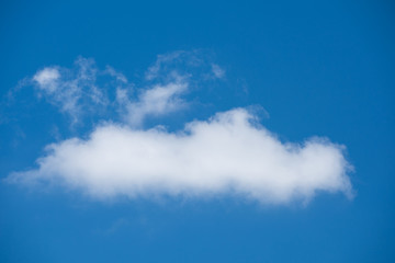 Fototapeta premium Whithe cloud on blue sky