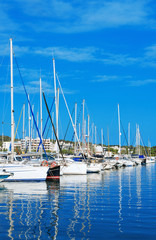 Obraz premium Many yachts and boats in the harbor.
