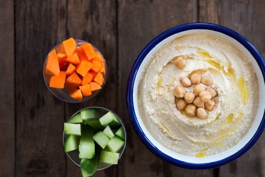 Classic Hummus With Carrot And Cucucmber Sticks