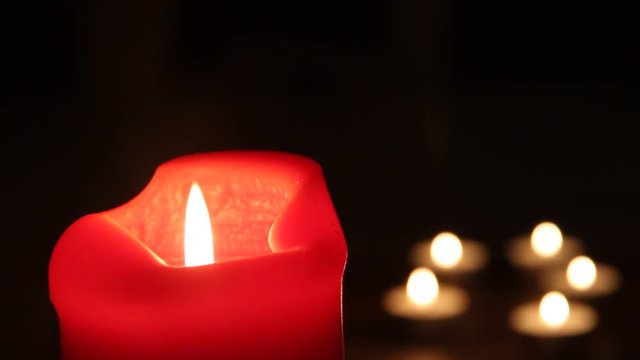brennende rote Kerze