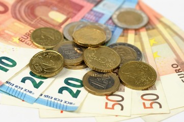 Euroscheine gefächert und Kleingeld