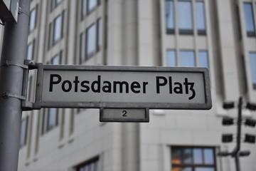Straßenschild Potsdamer Platz