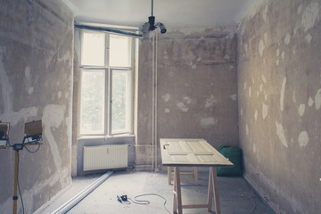 unrenovierte Wohnung, Zimmer vor Renovierung