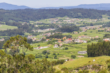 Fototapeta na wymiar Villages in Salnes Valley