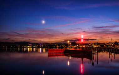 Hafen Arbon zur blauen Stunde mit schönem Mondschein