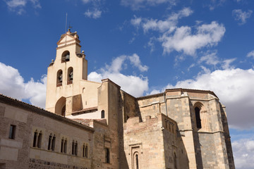 Fototapeta na wymiar Main square and Santa Maria la Mayor church, Arevalo, Avila province, Spain