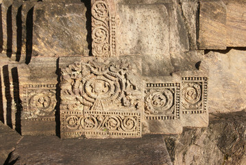 Sculptures of loving couples