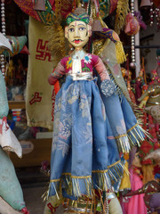 Puppets and marionettes of Rajput princes in Udaipur marketplace, Rajasthan, India, Asia