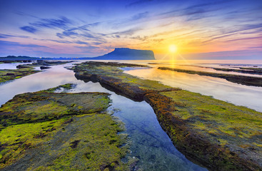 Obraz premium Sunrise at Seongsan Ilchulbong, Jeju island, South Korea.