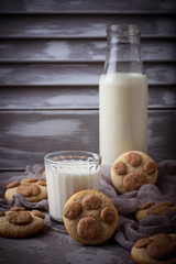 Cookies in the shape of cats paw