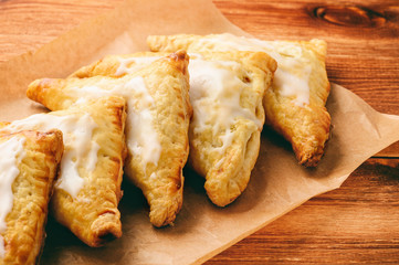 Puff pastries with apple and cinnamon.