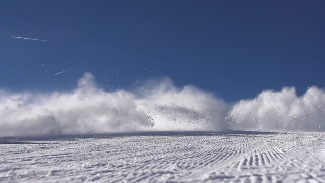 Skifahrer bei Schwung
