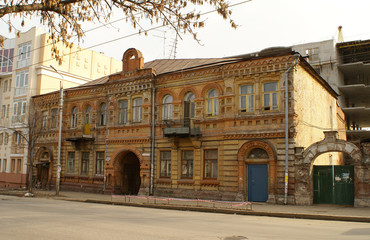 Fototapeta premium Old house in the pseudo-Russian style in Samara