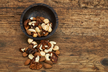 Obraz na płótnie Canvas Bowl of mixed nuts