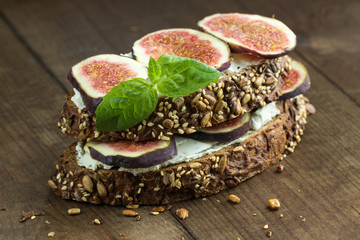 Figs and Cheese Sandwich