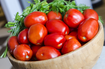 A bowl of tomatoes