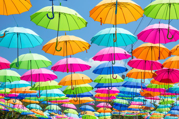 Fototapeta na wymiar 분수와 우산
