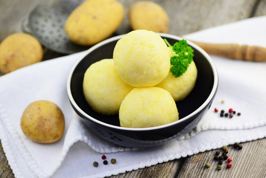 Kl&ouml;&szlig;e Kn&ouml;del
