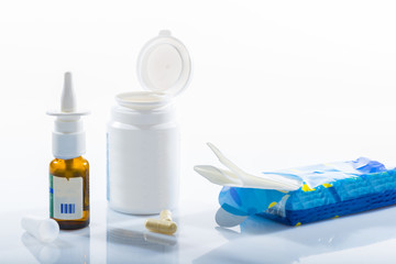 Rhume/médicaments et mouchoirs